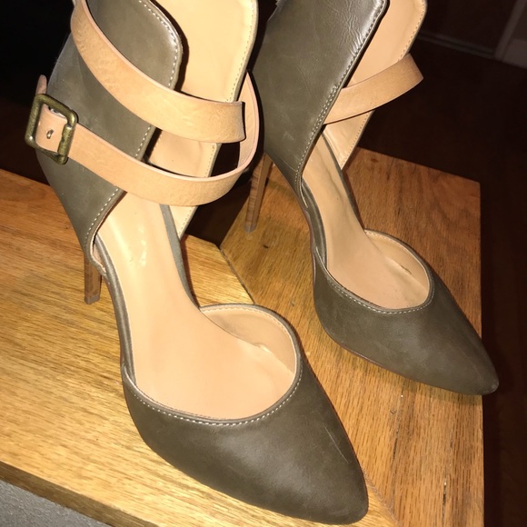 Olive green high heels - Picture 1 of 8